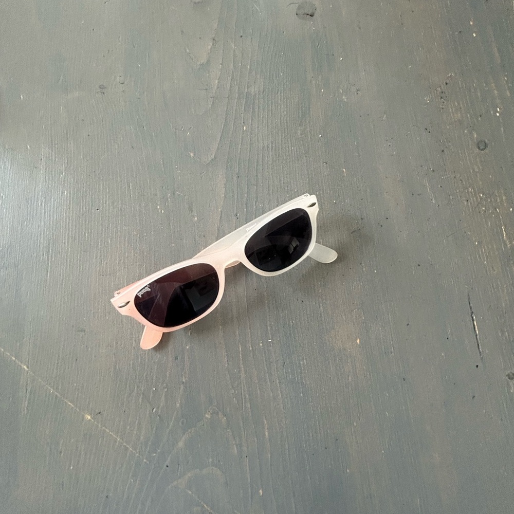 Pugs sunglasses ❤️ - Picture 3 of 6